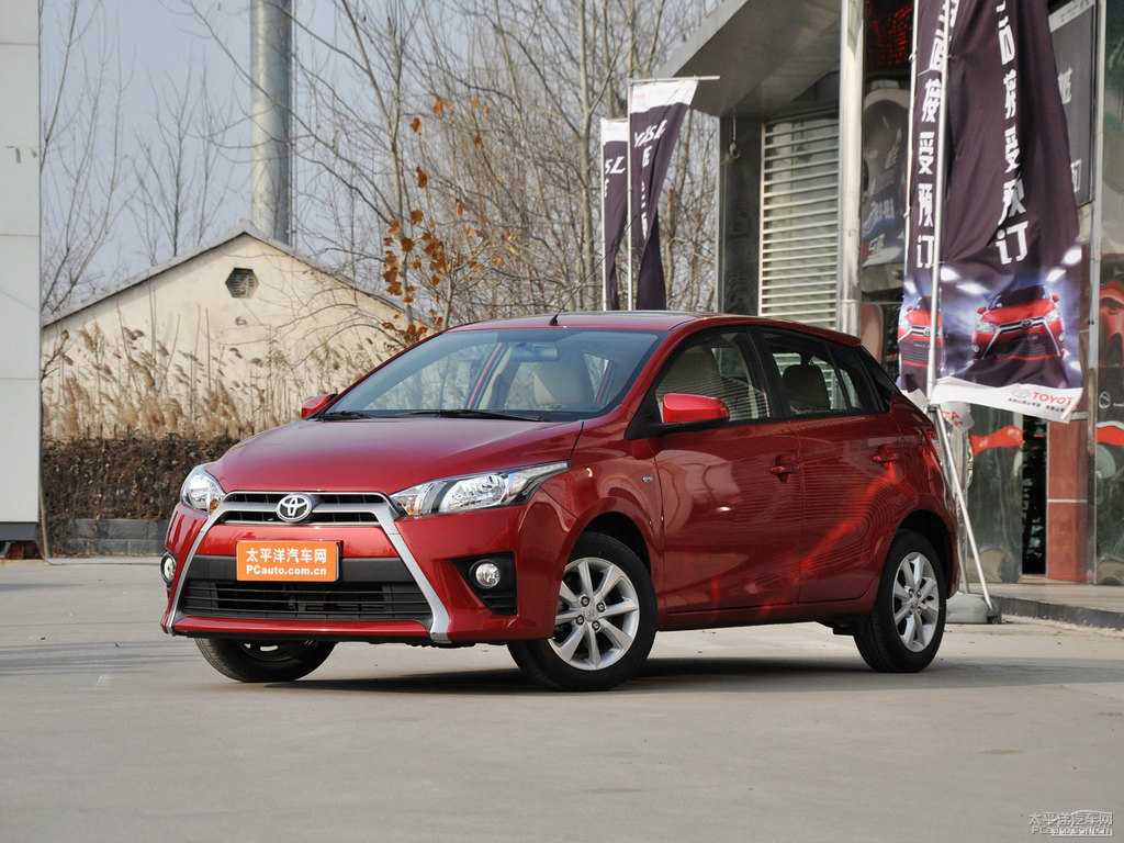 珊瑚紅YARiS L 致炫整車外觀外觀圖片
