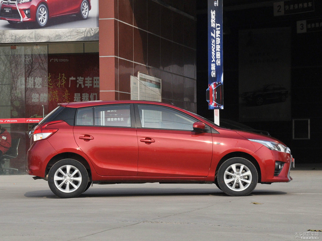 珊瑚紅YARiS L 致炫整車外觀外觀圖片