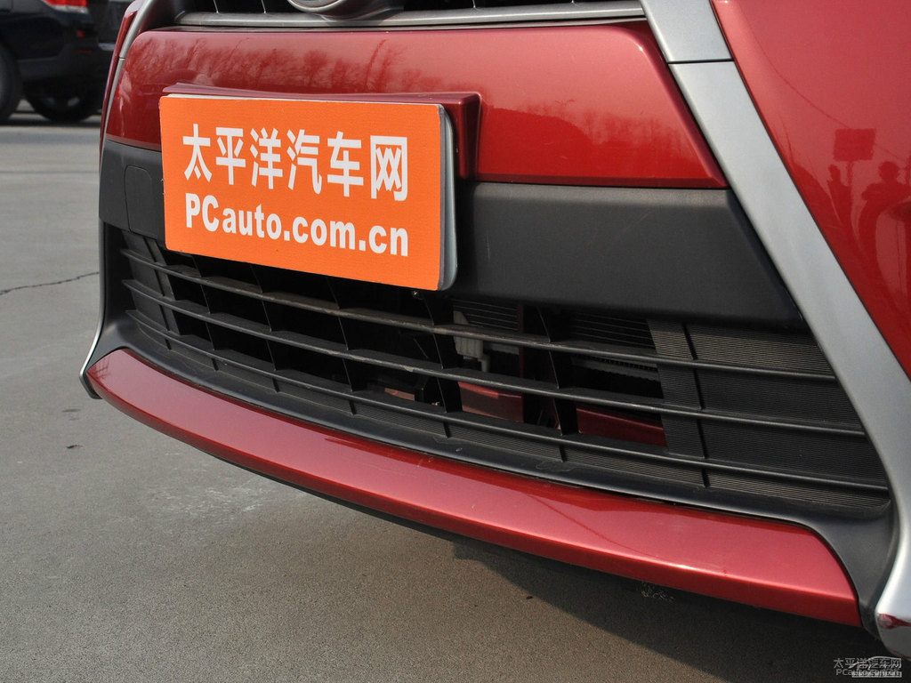 珊瑚紅YARiS L 致炫車頭外觀圖片