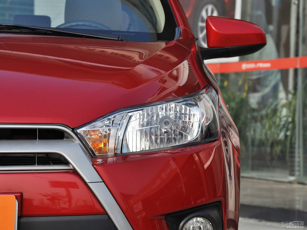 珊瑚紅YARiS L 致炫車頭外觀圖片