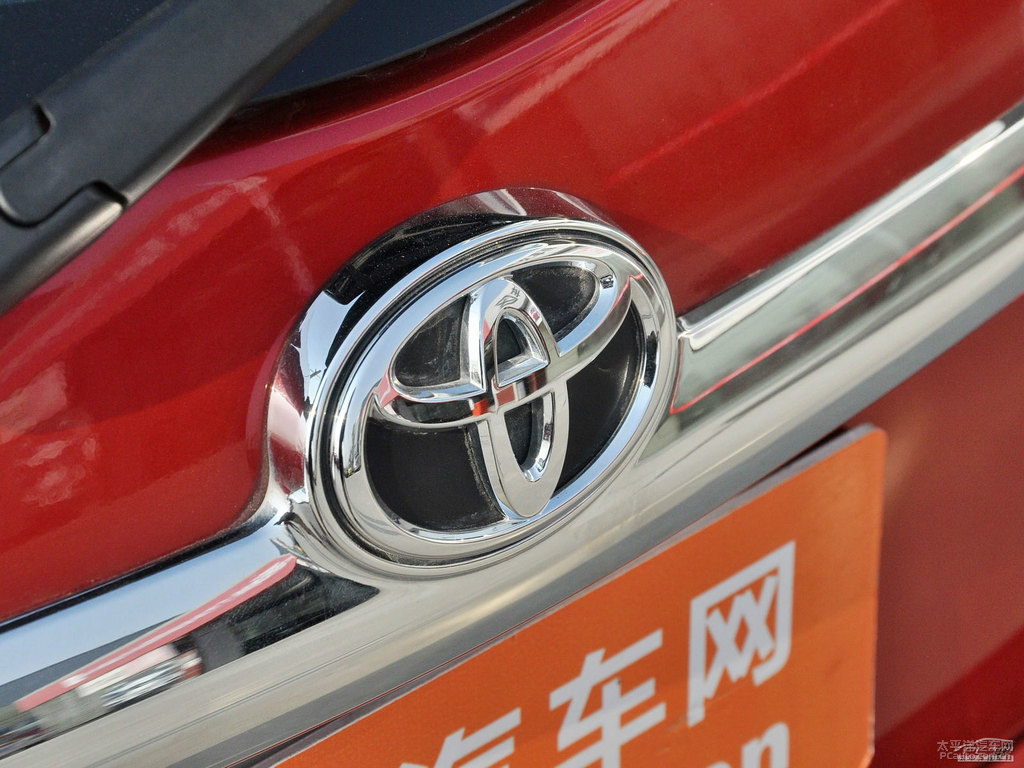 珊瑚紅YARiS L 致炫車尾外觀圖片