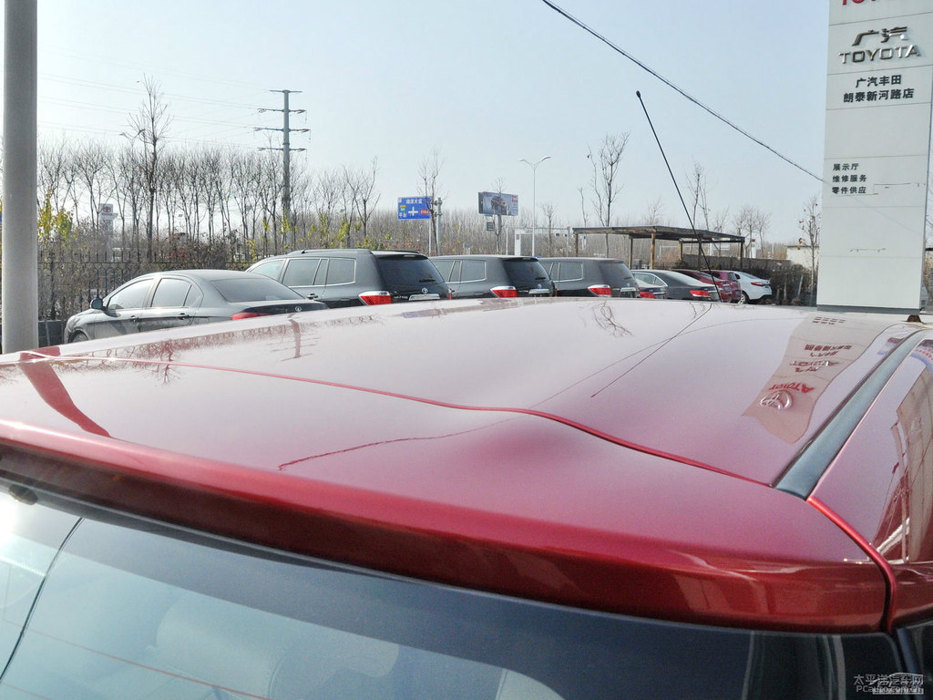 珊瑚紅YARiS L 致炫車(chē)尾外觀圖片