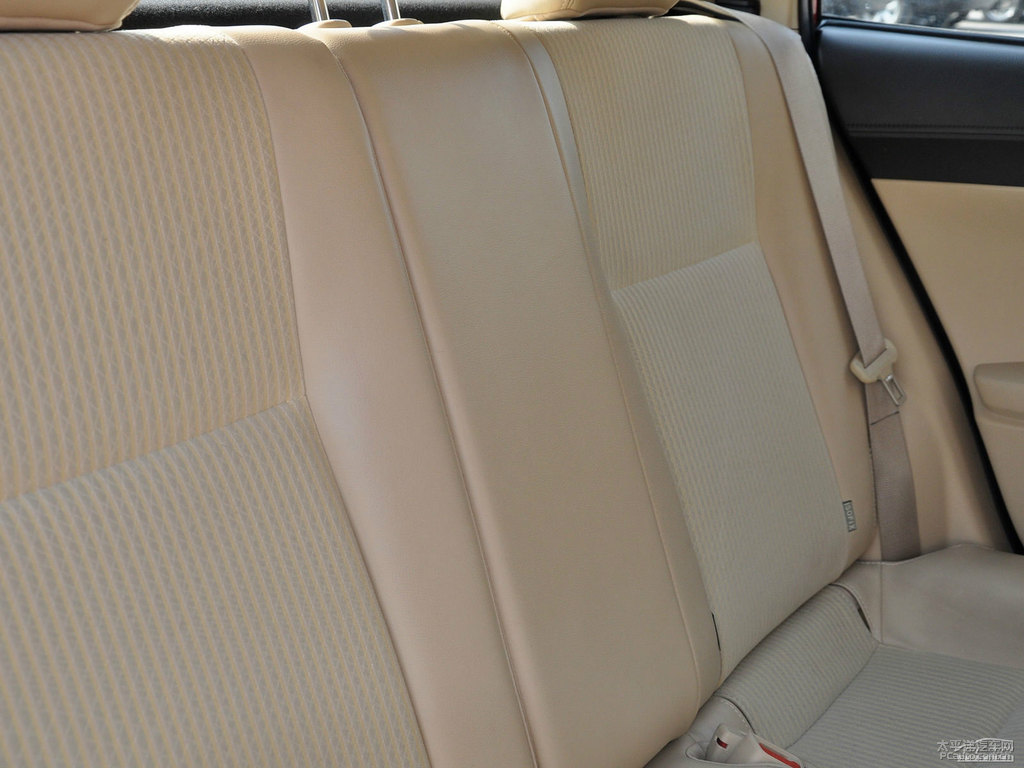 珊瑚紅YARiS L 致炫座椅內(nèi)飾圖片
