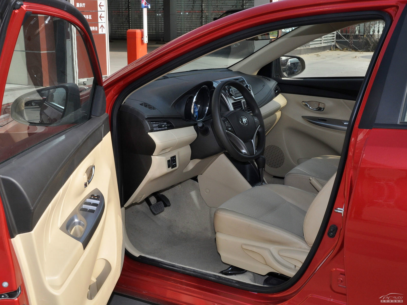 YARiS L 致炫空間高清大圖