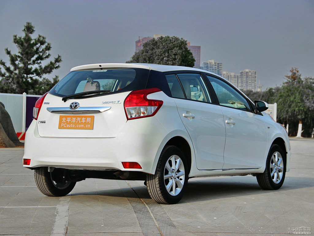 天際白YARiS L 致炫整車外觀外觀圖片