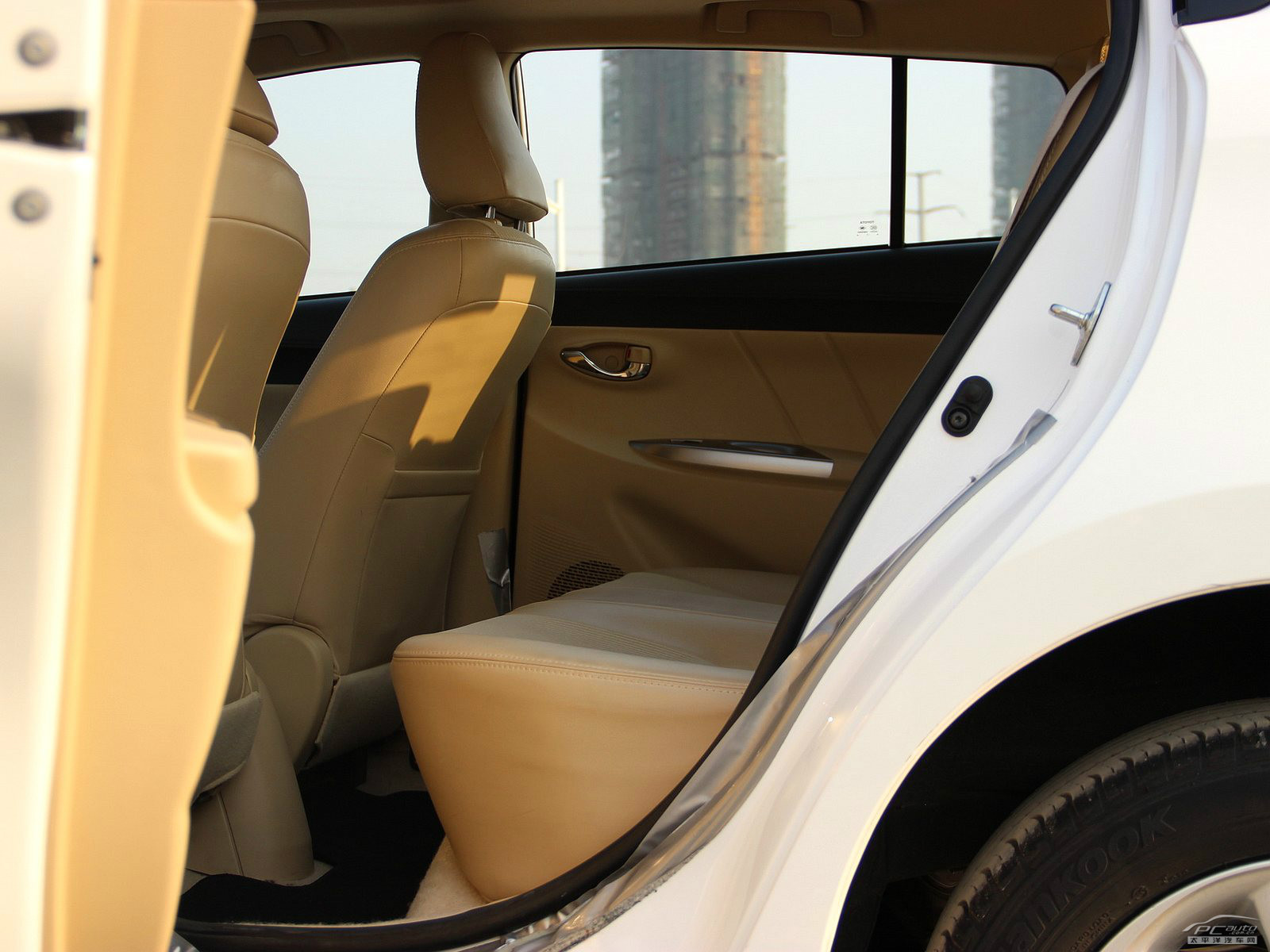 YARiS L 致炫空間高清大圖