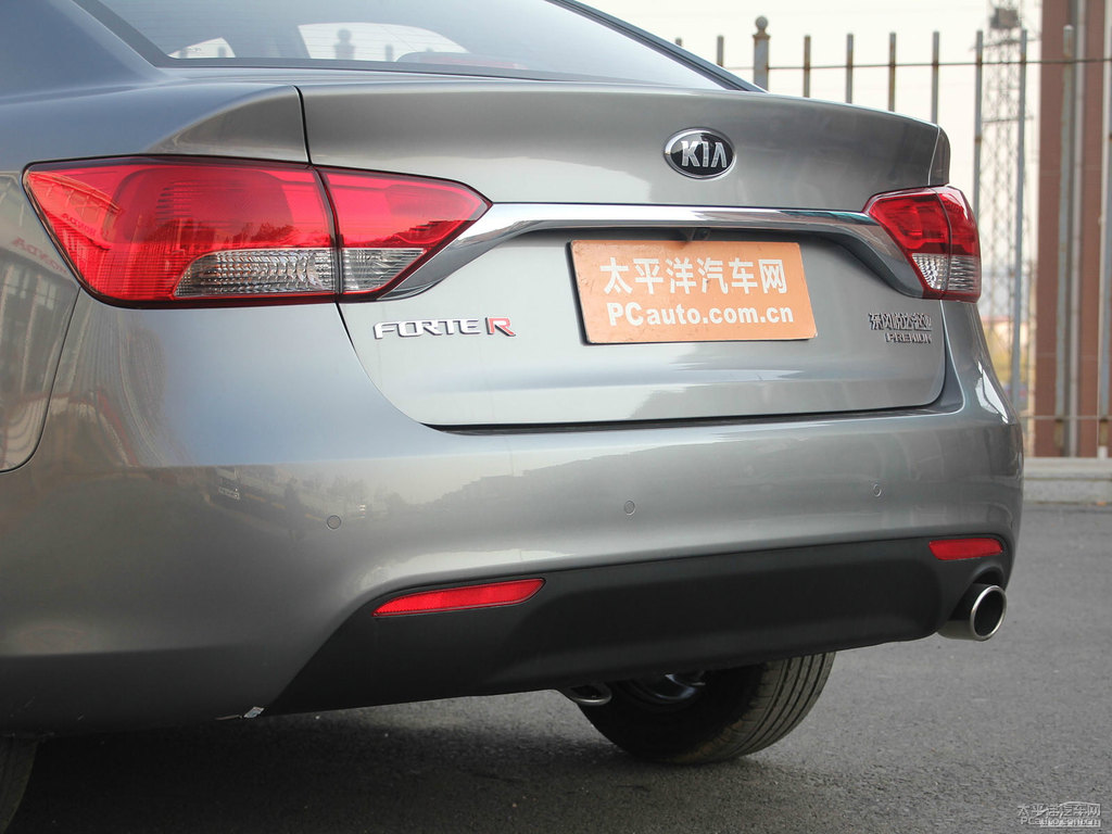 鈦銀福瑞迪車(chē)尾外觀(guān)圖片
