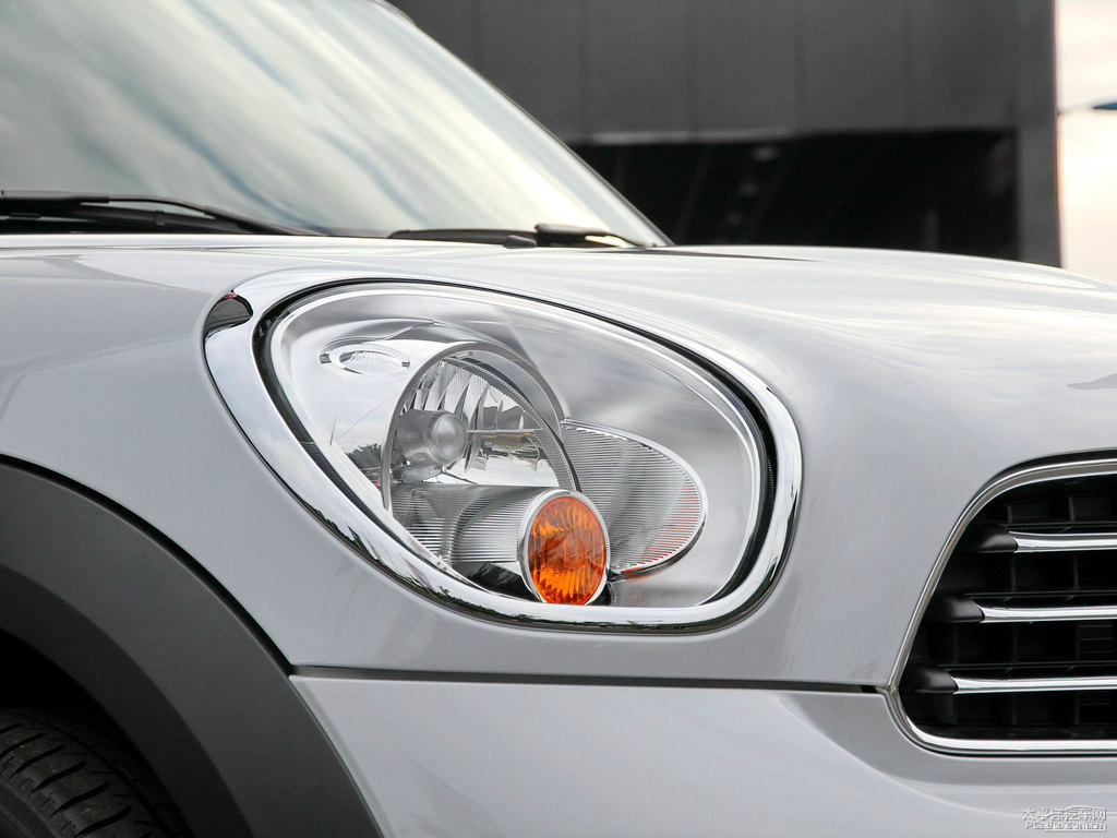 ɫMINI COUNTRYMAN܇^^DƬ