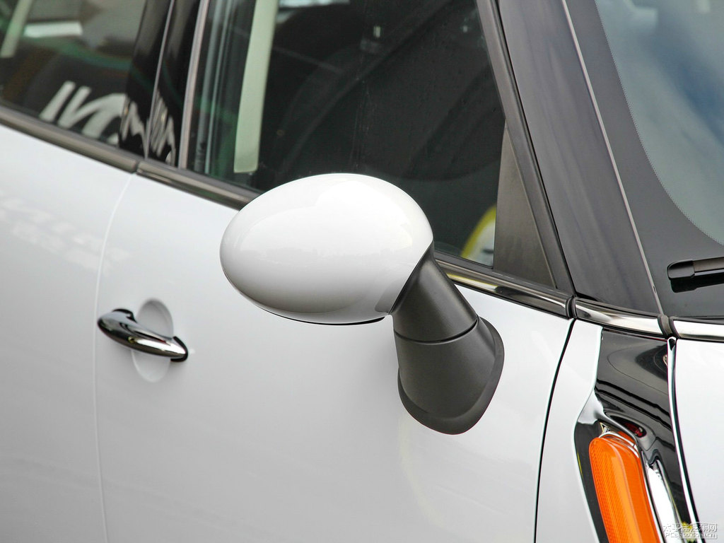 ɫMINI COUNTRYMAN܇^DƬ