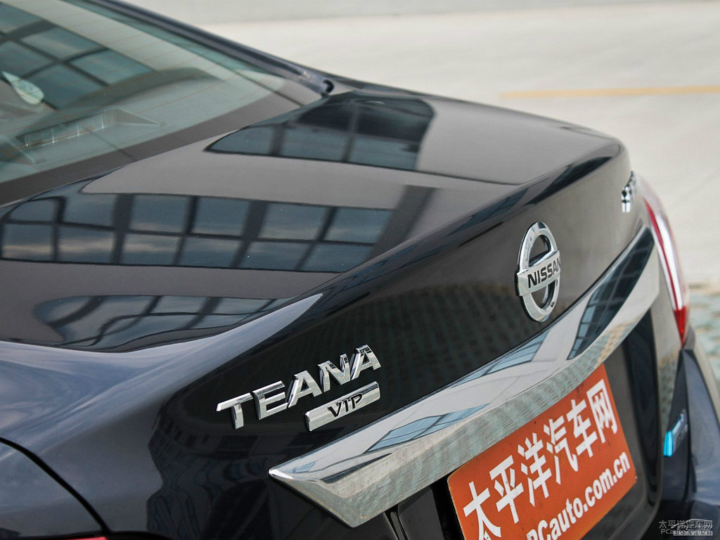 鋼琴黑天籟車尾外觀圖片