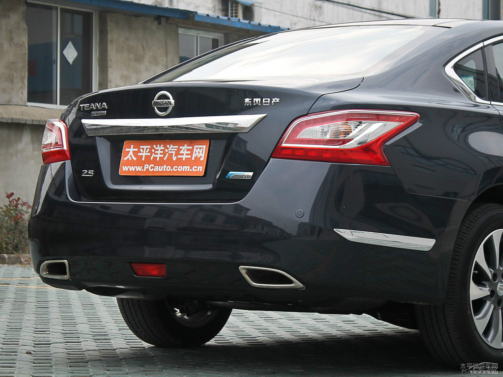 鋼琴黑天籟車尾外觀圖片