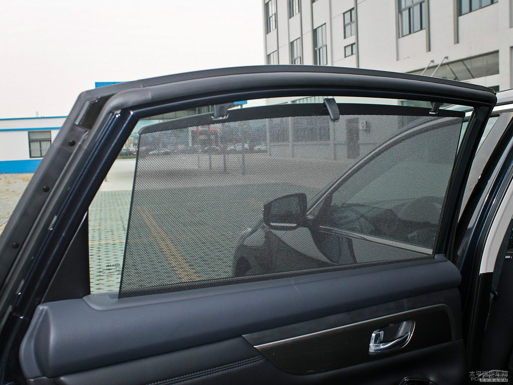 鋼琴黑天籟車(chē)廂內(nèi)飾圖片