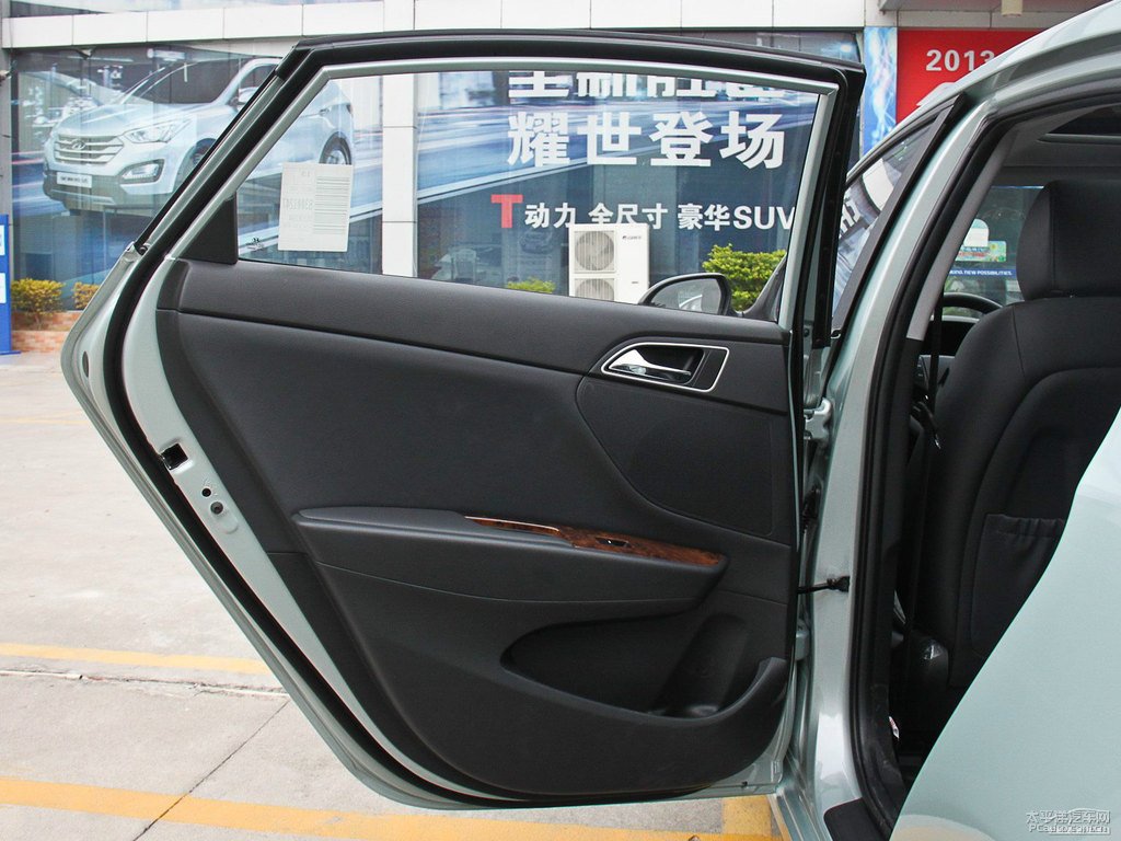 北極玉名圖車廂內飾圖片