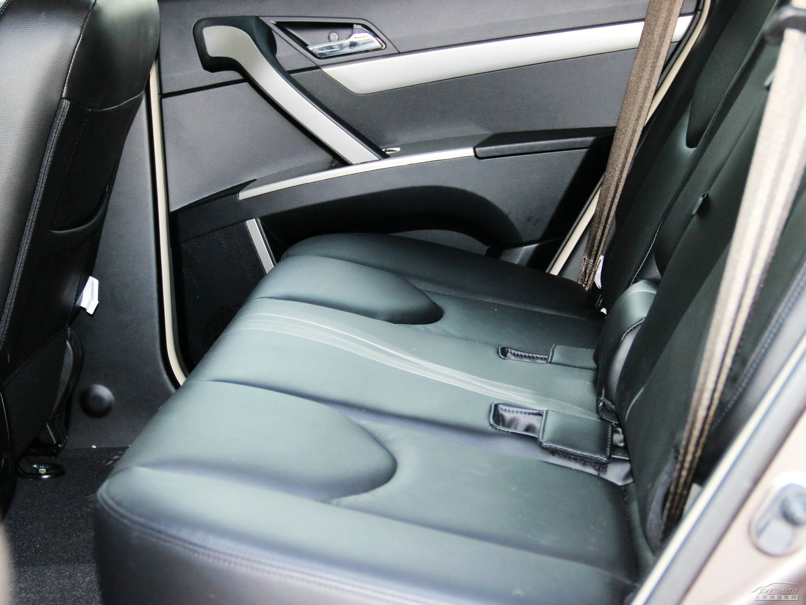 奧軒GX5內(nèi)飾高清大圖