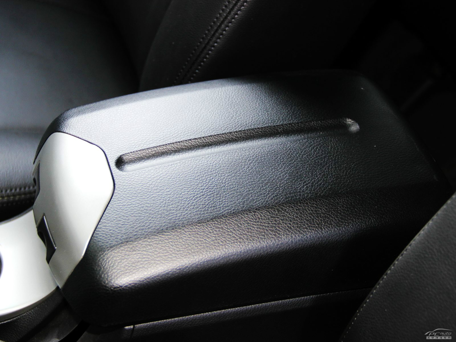 奧軒GX5內(nèi)飾高清大圖