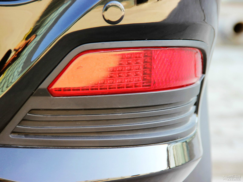 奧軒GX5車尾外觀圖片