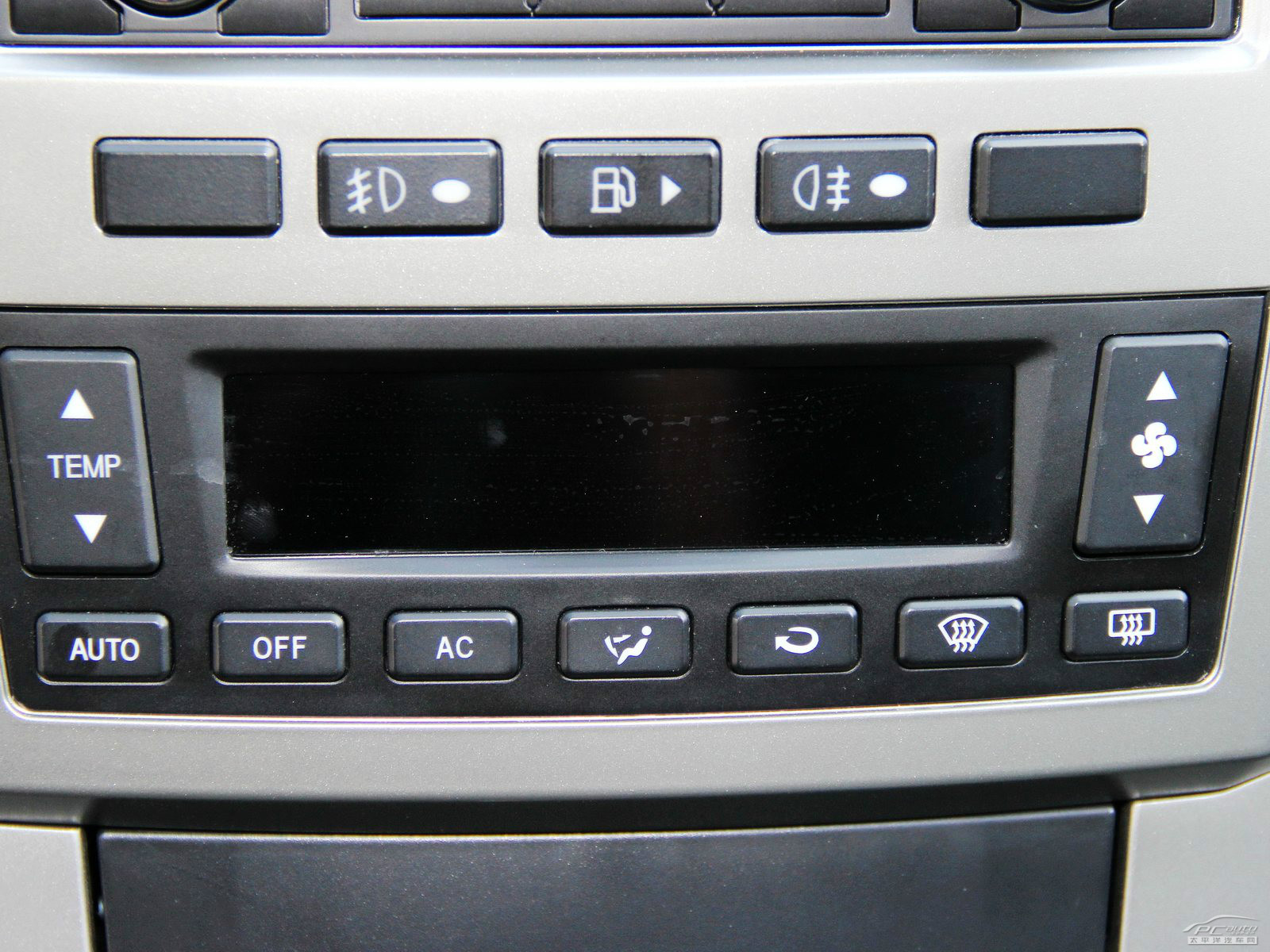 奧軒GX5內(nèi)飾高清大圖