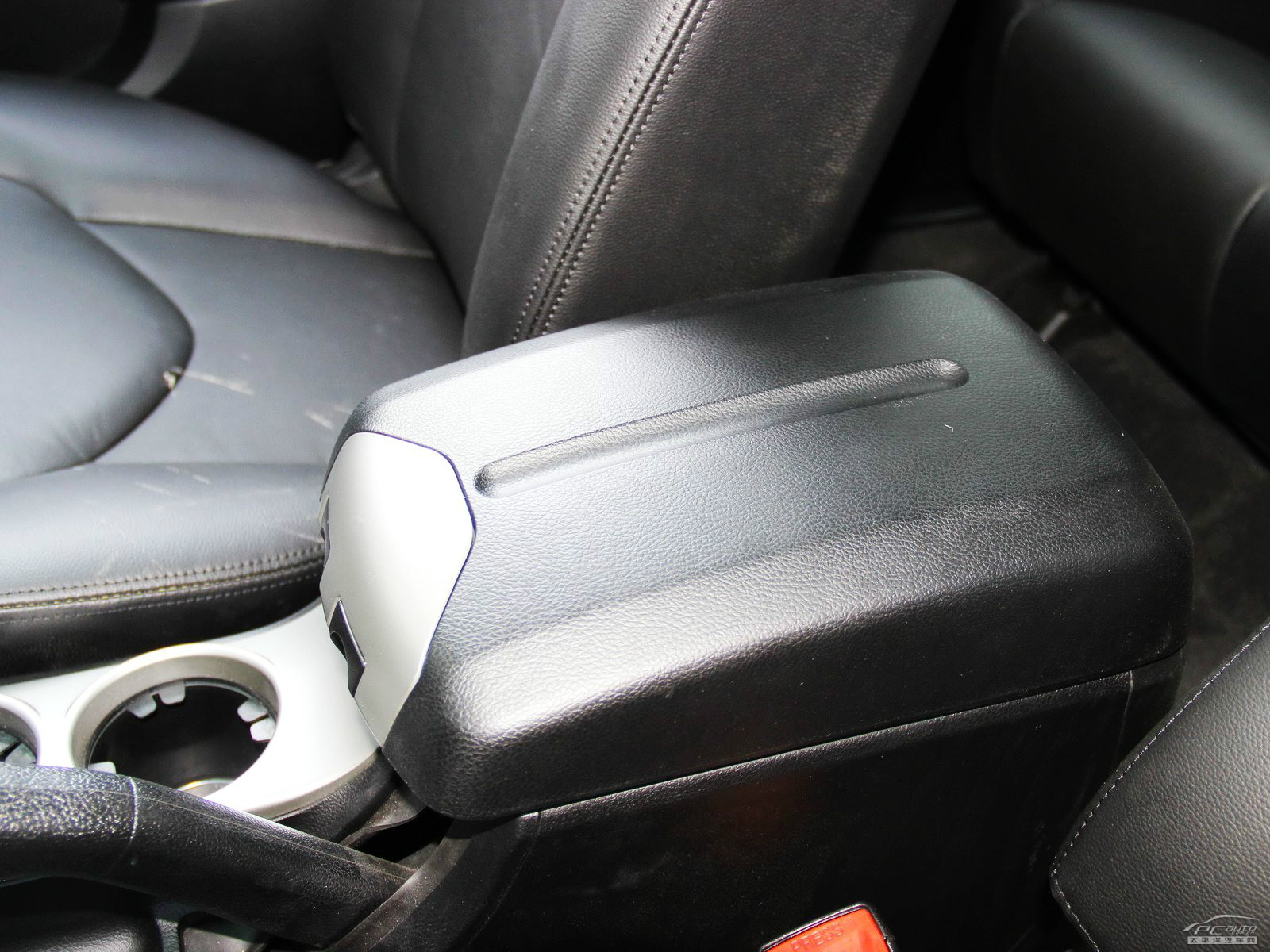 奧軒GX5內(nèi)飾高清大圖