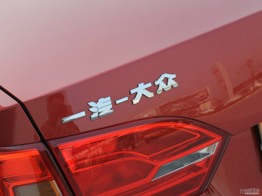 瑪雅紅速騰車(chē)尾外觀圖片