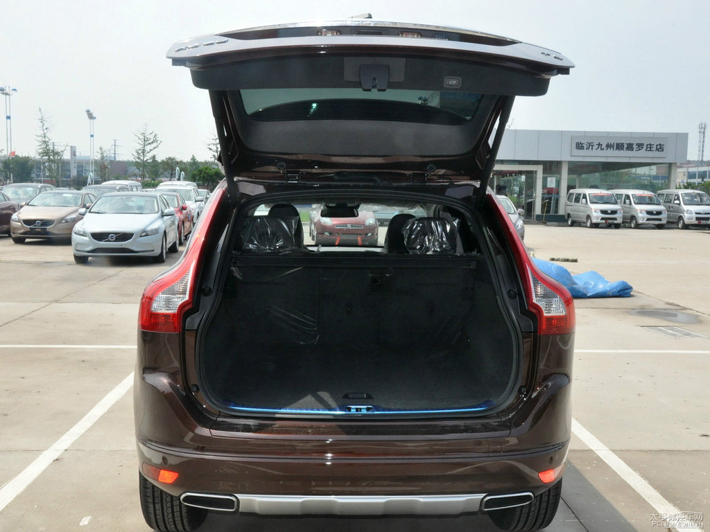 ɫ֠XC60(M)gDƬ