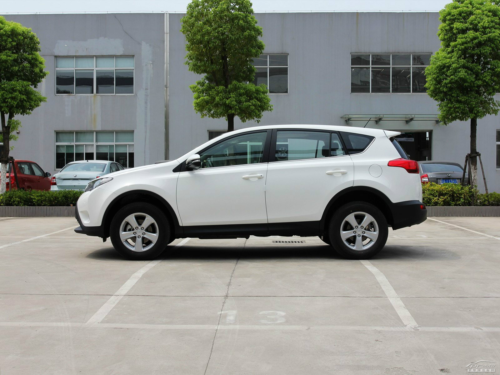 RAV4榮放外觀高清大圖