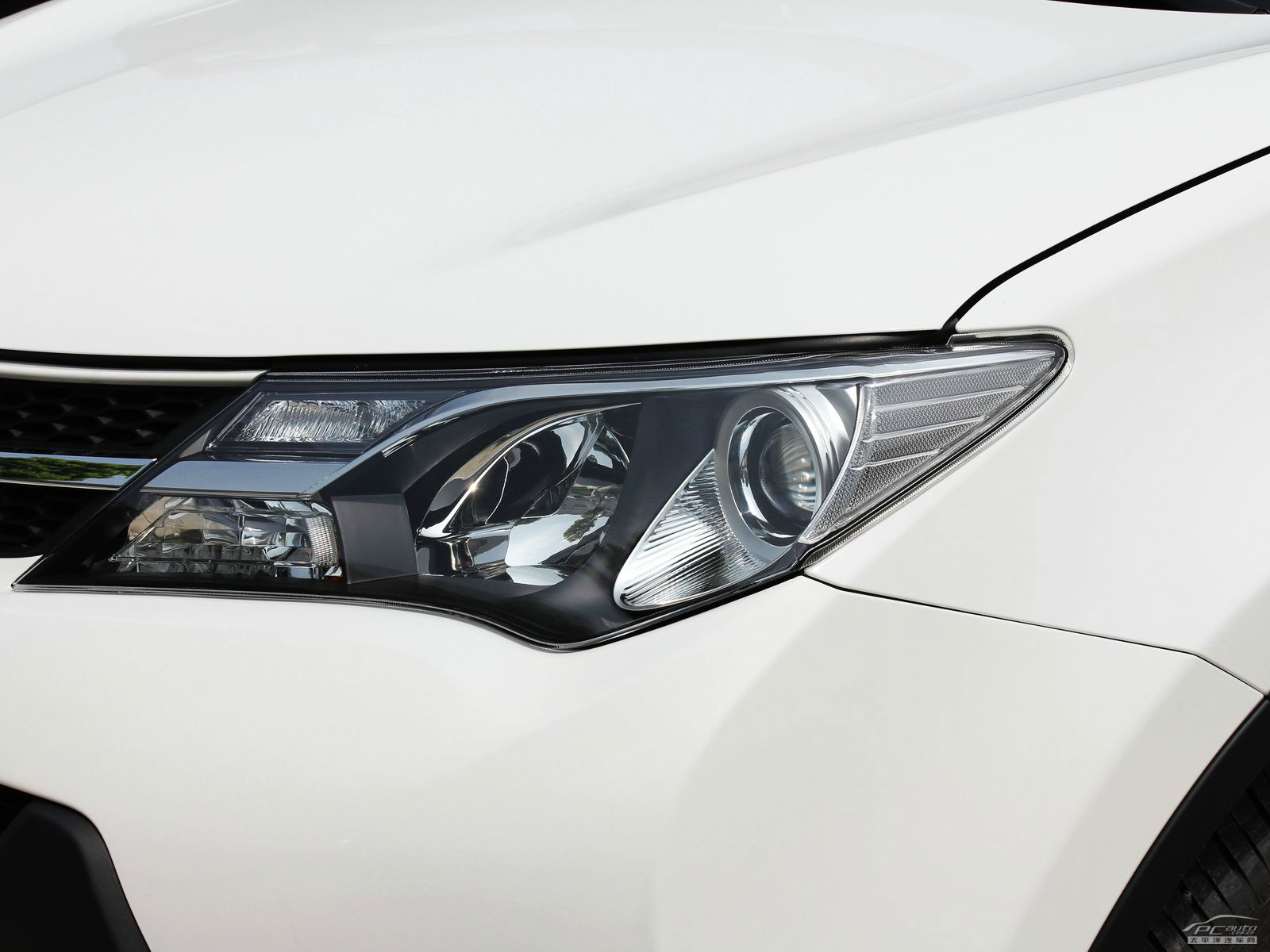 RAV4榮放外觀高清大圖