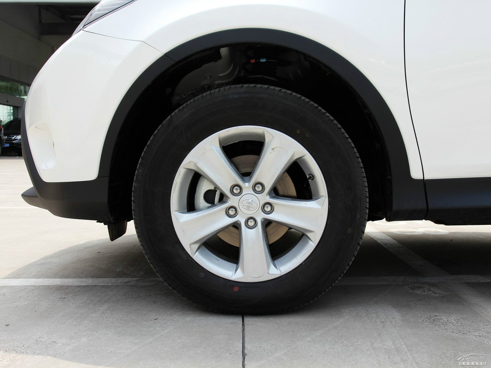 RAV4榮放外觀高清大圖