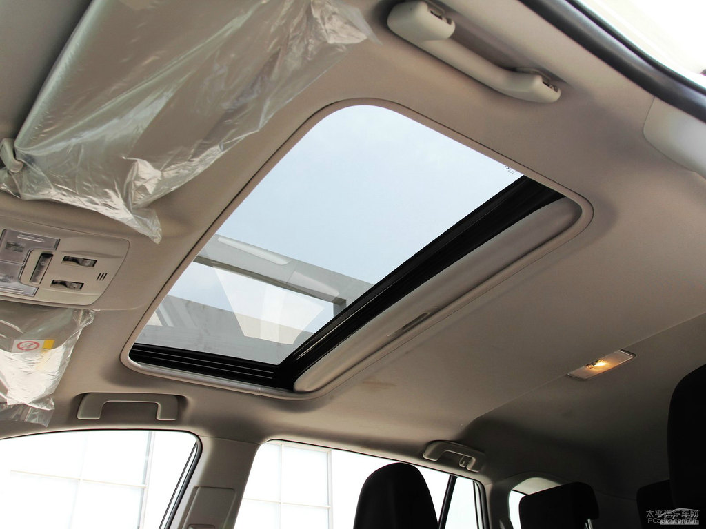 超級白RAV4榮放車廂內(nèi)飾圖片