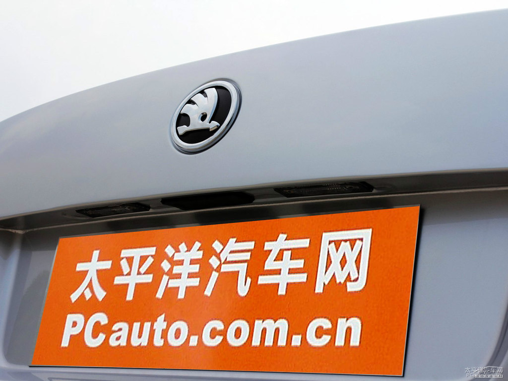 反射銀明銳車尾外觀圖片