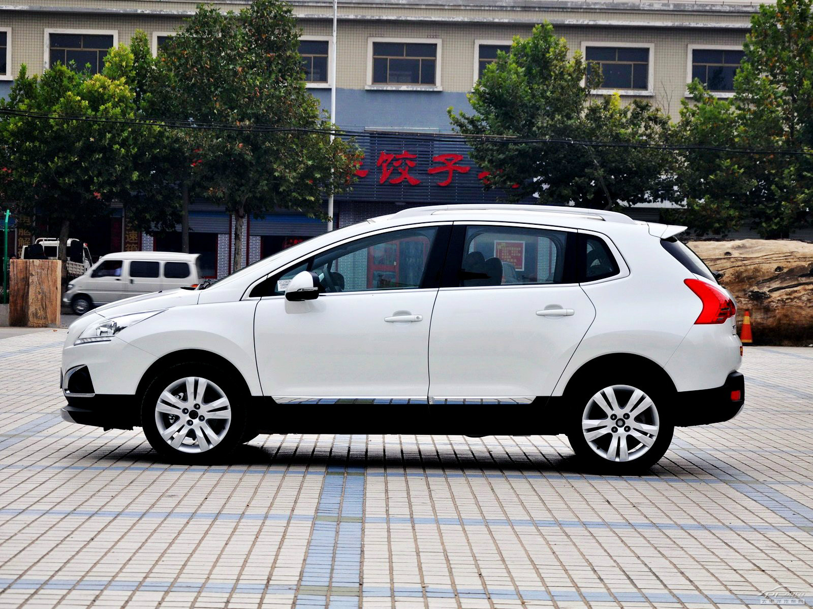 標(biāo)致3008外觀高清大圖