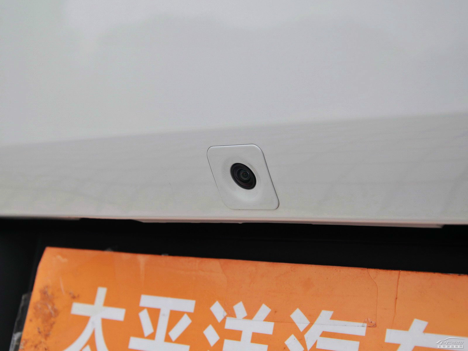 標(biāo)致3008外觀高清大圖