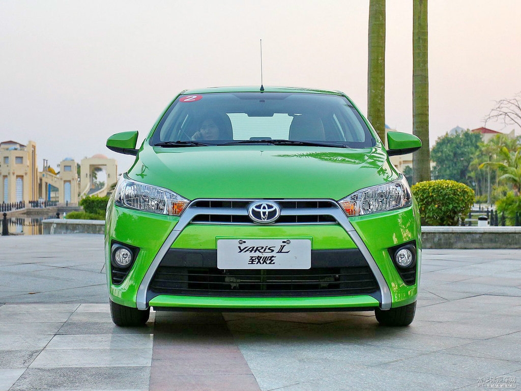 炫彩綠YARiS L 致炫整車外觀外觀圖片