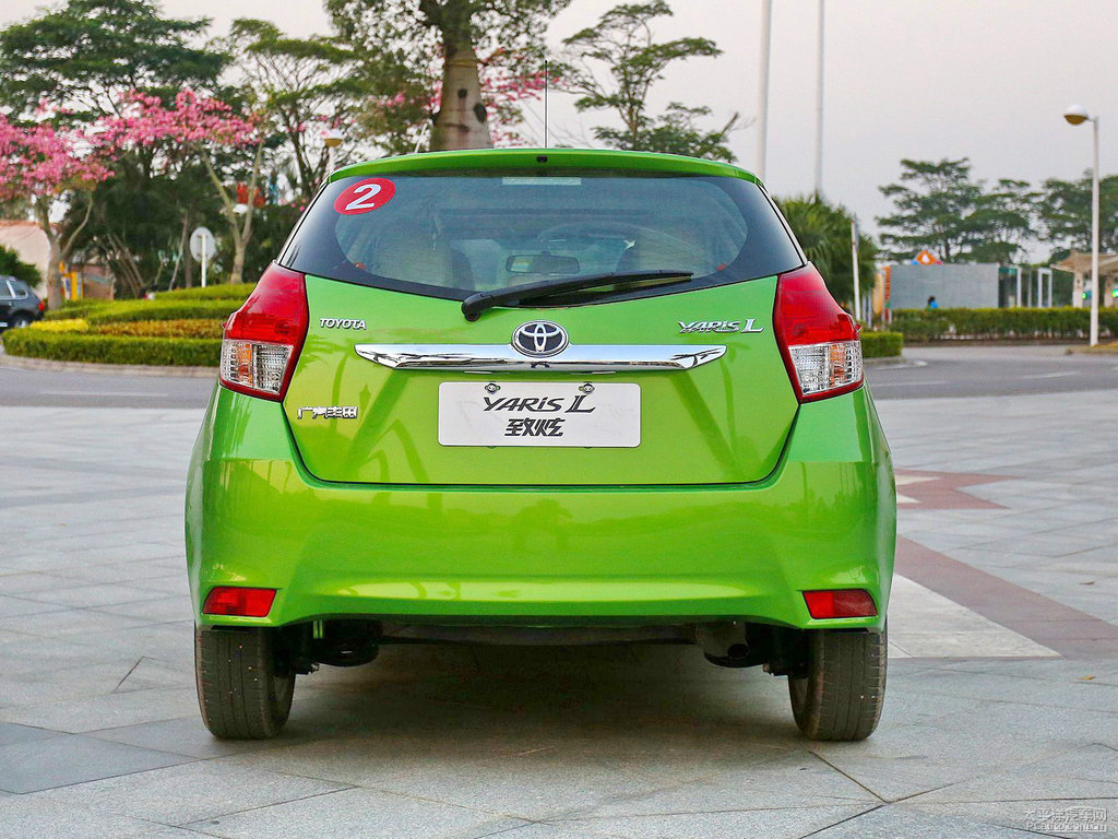炫彩綠YARiS L 致炫整車外觀外觀圖片