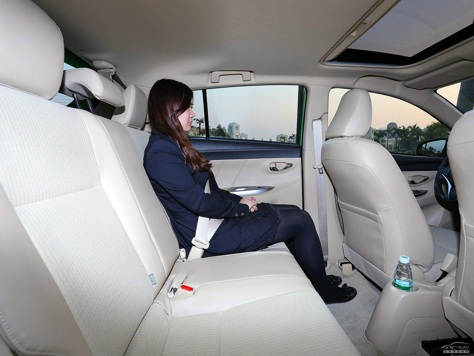 YARiS L 致炫空間高清大圖