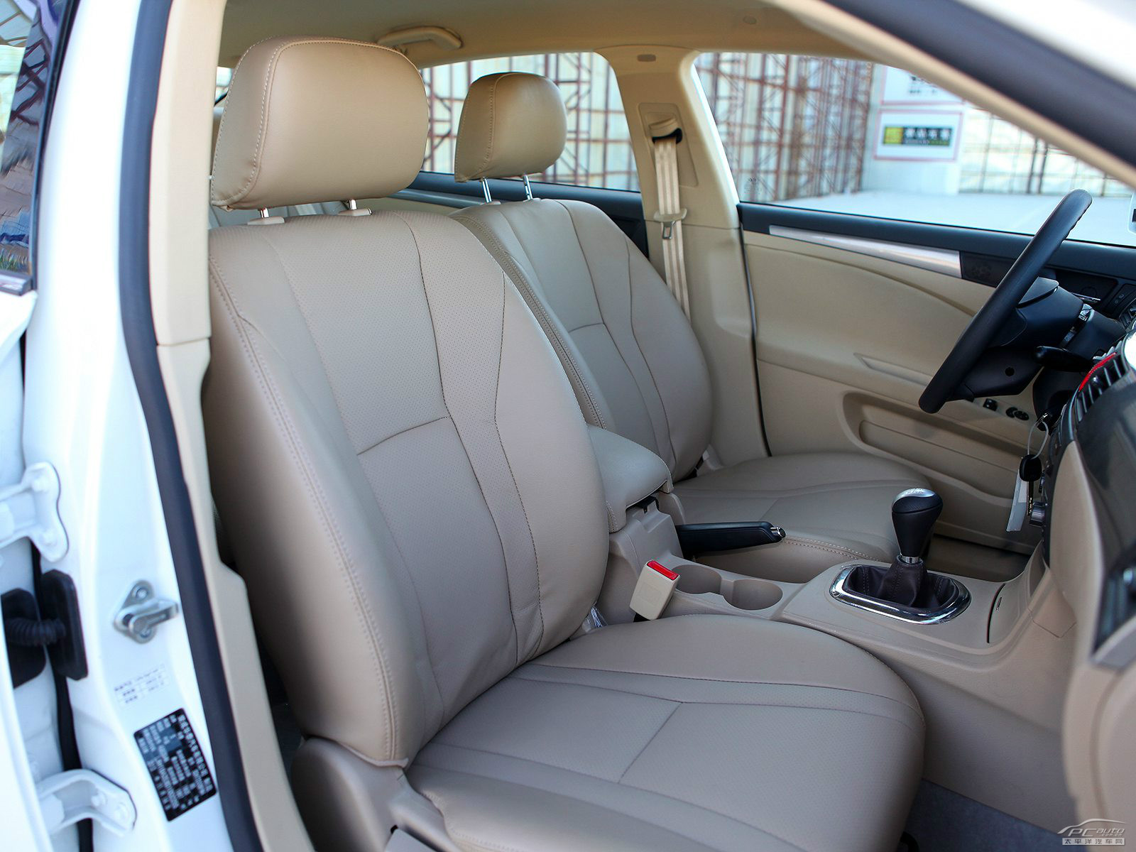 路盛E70內(nèi)飾高清大圖