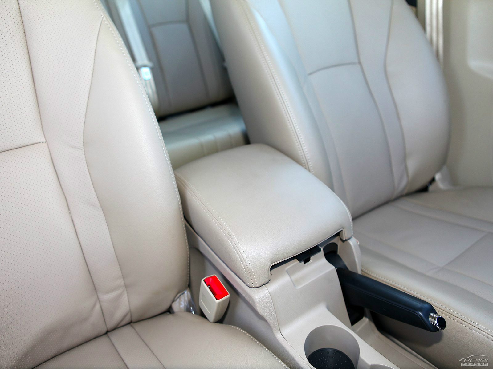 路盛E70內(nèi)飾高清大圖