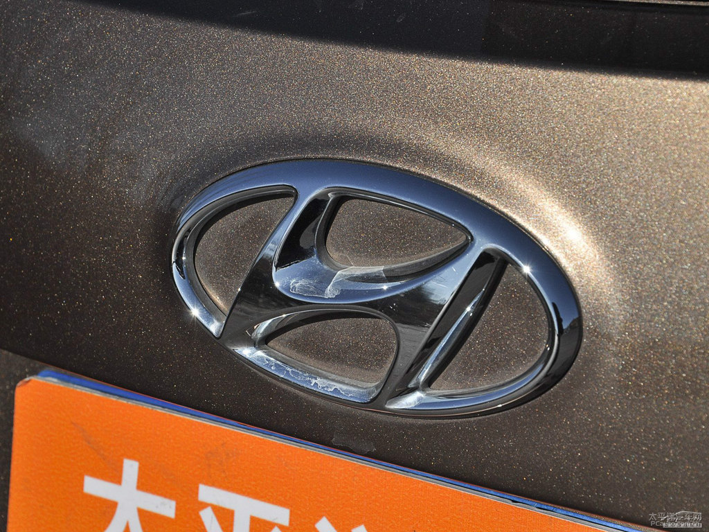 摩卡棕勝達(dá)車尾外觀圖片