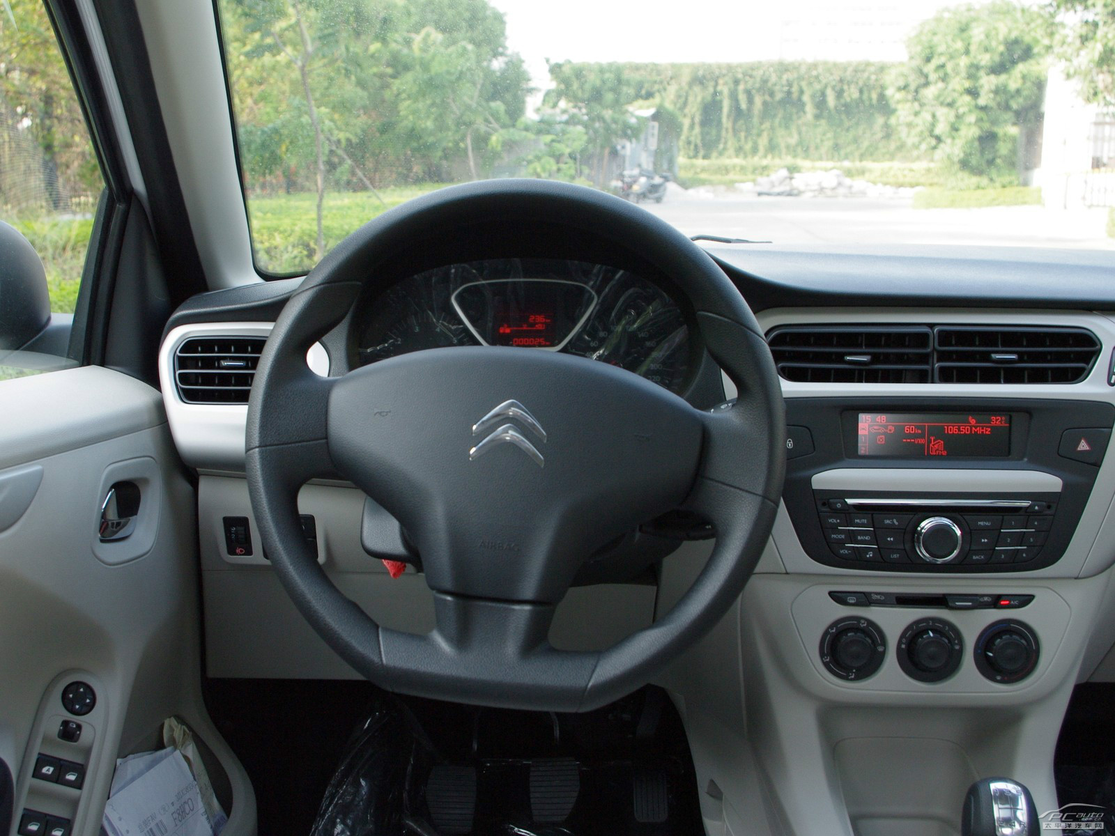 全新愛麗舍內(nèi)飾高清大圖