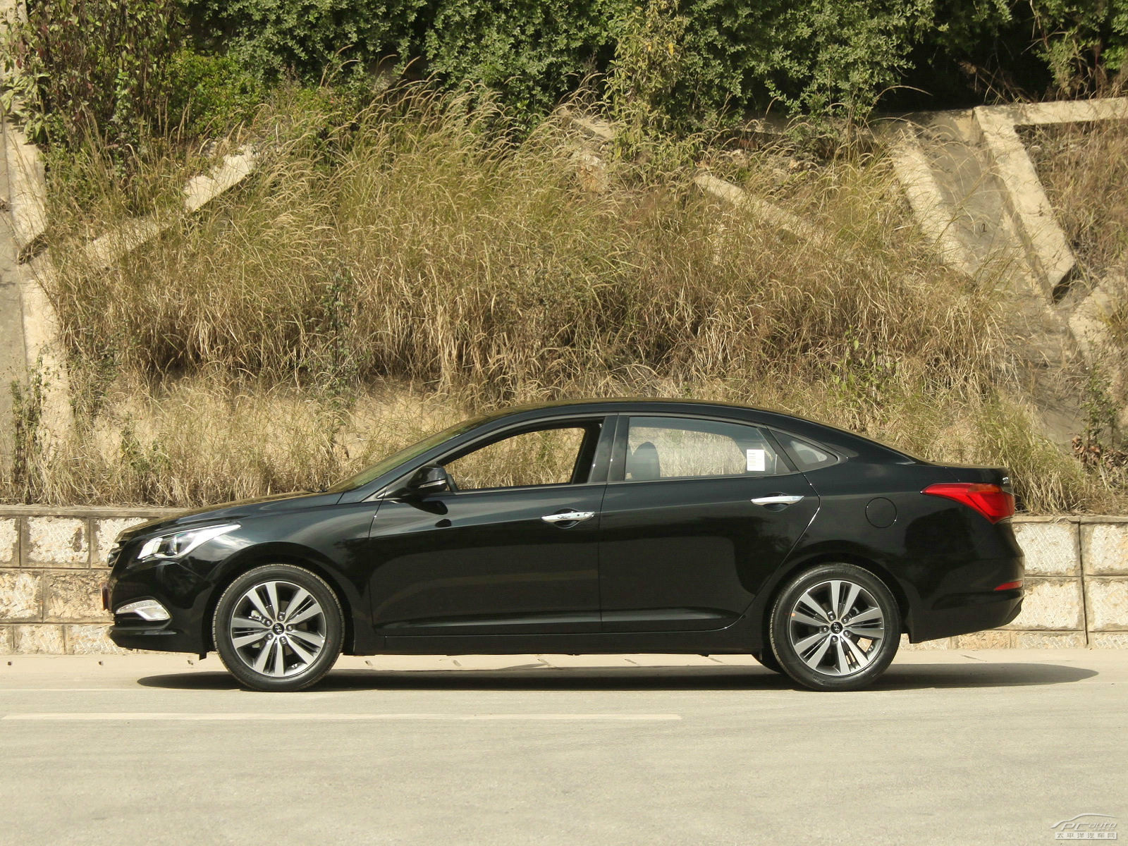 名圖外觀高清大圖