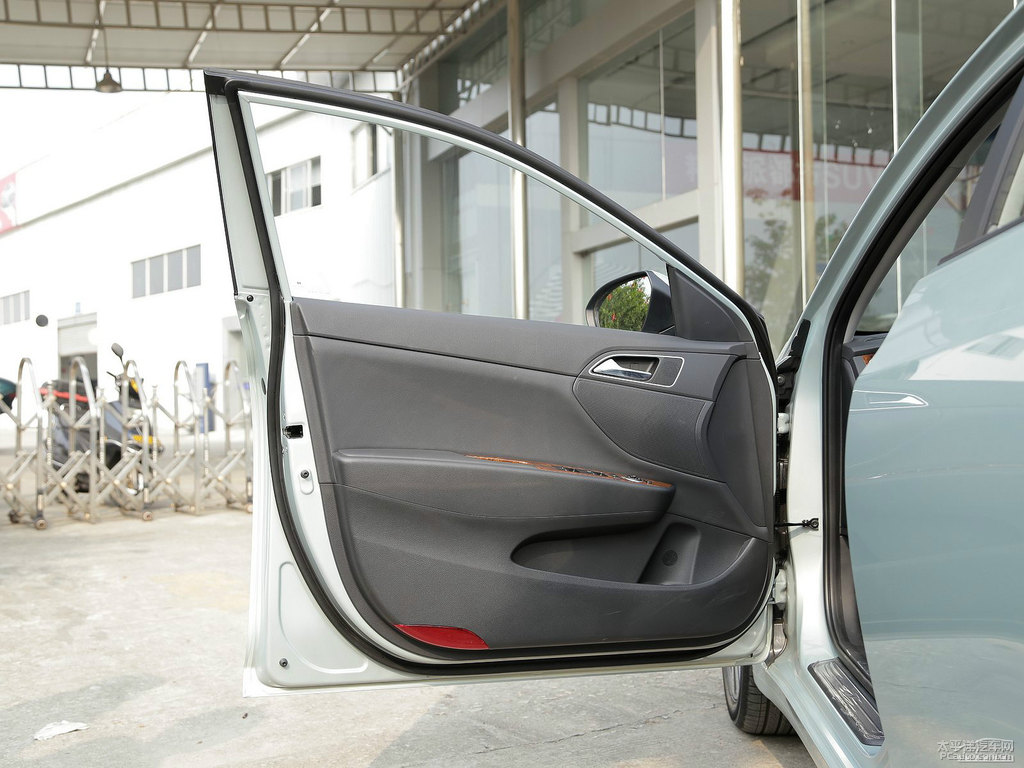 北極玉名圖車廂內(nèi)飾圖片