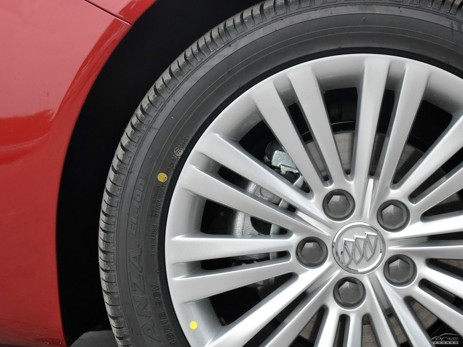 君威細節(jié)高清大圖