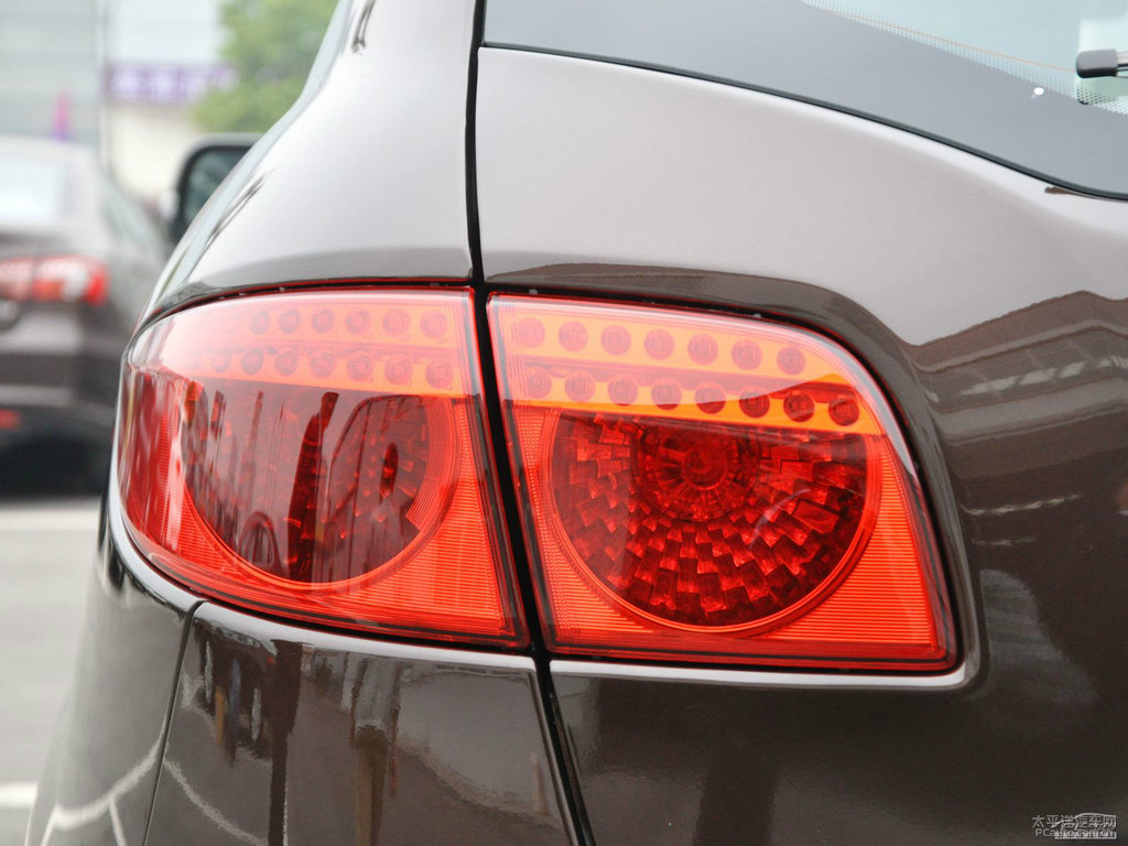 ǹ̴{ǽݴ7 SUV܇β^DƬ