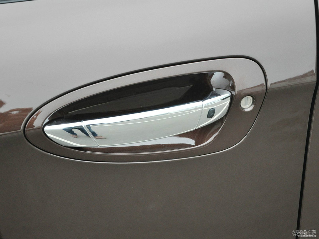 ǹ̴{ǽݴ7 SUV܇^DƬ