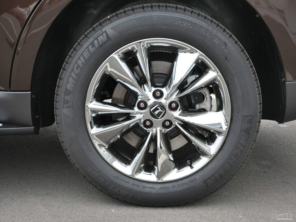 ǹ̴{ǽݴ7 SUV܇^DƬ