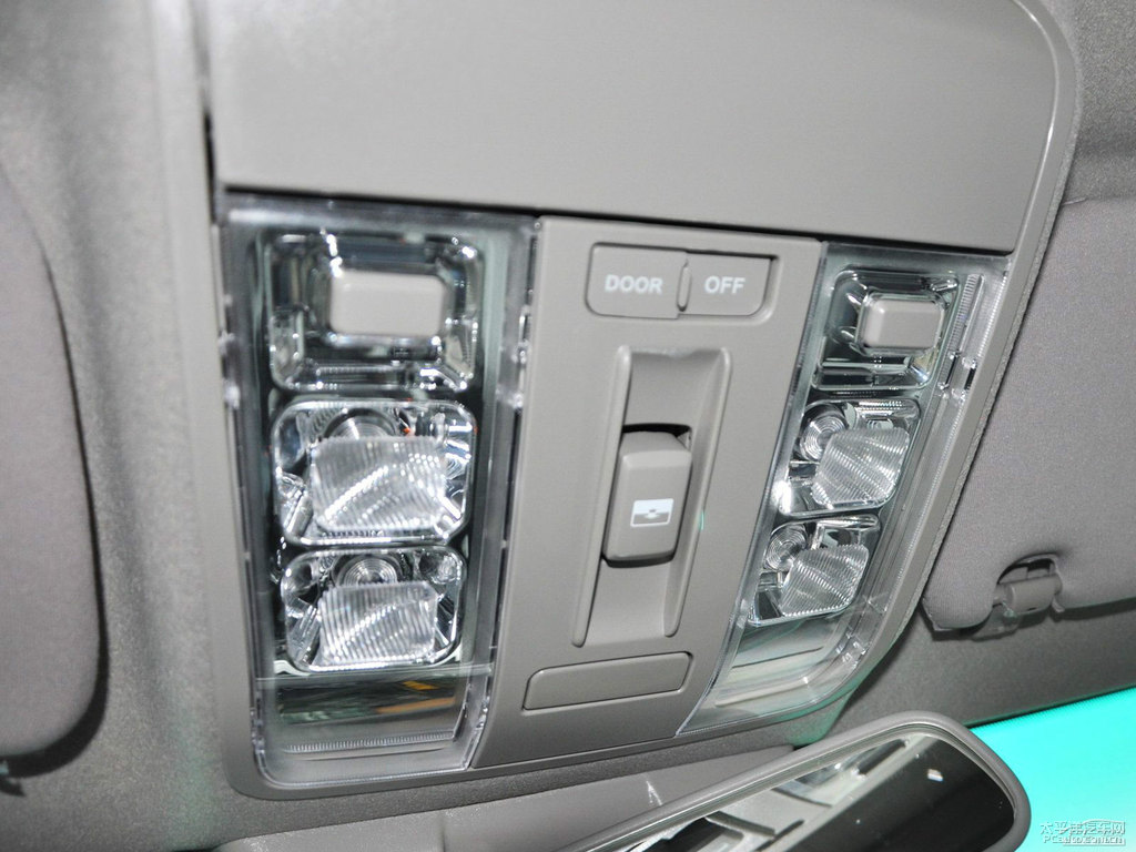 ǹ̴{ǽݴ7 SUV܇(ni)DƬ