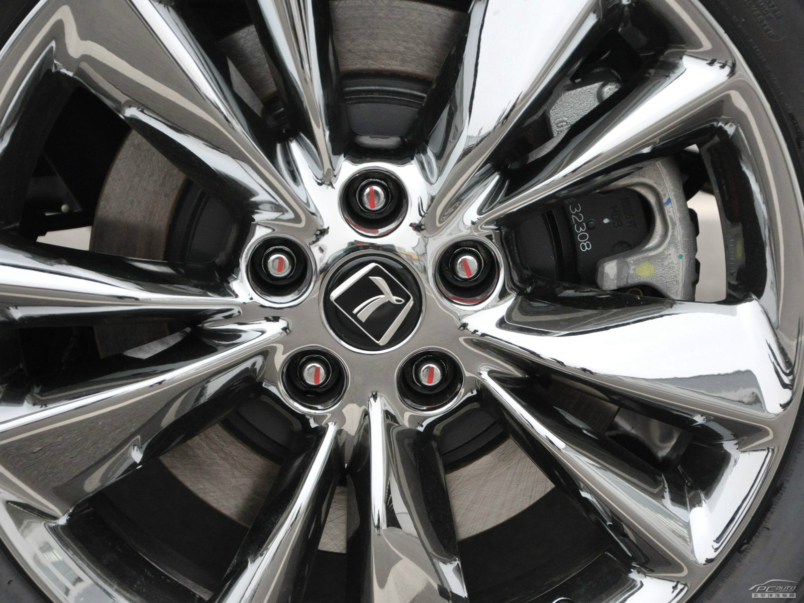 納智捷大7 SUV細(xì)節(jié)高清大圖