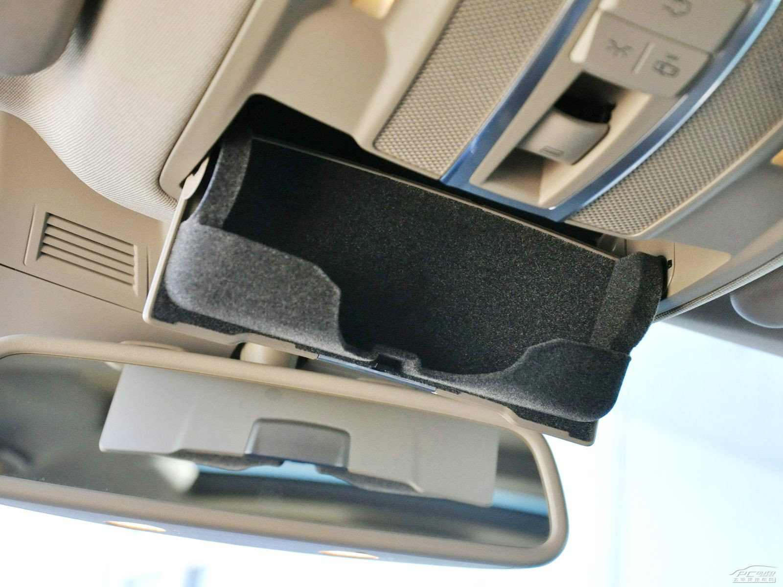 奔馳GL空間高清大圖