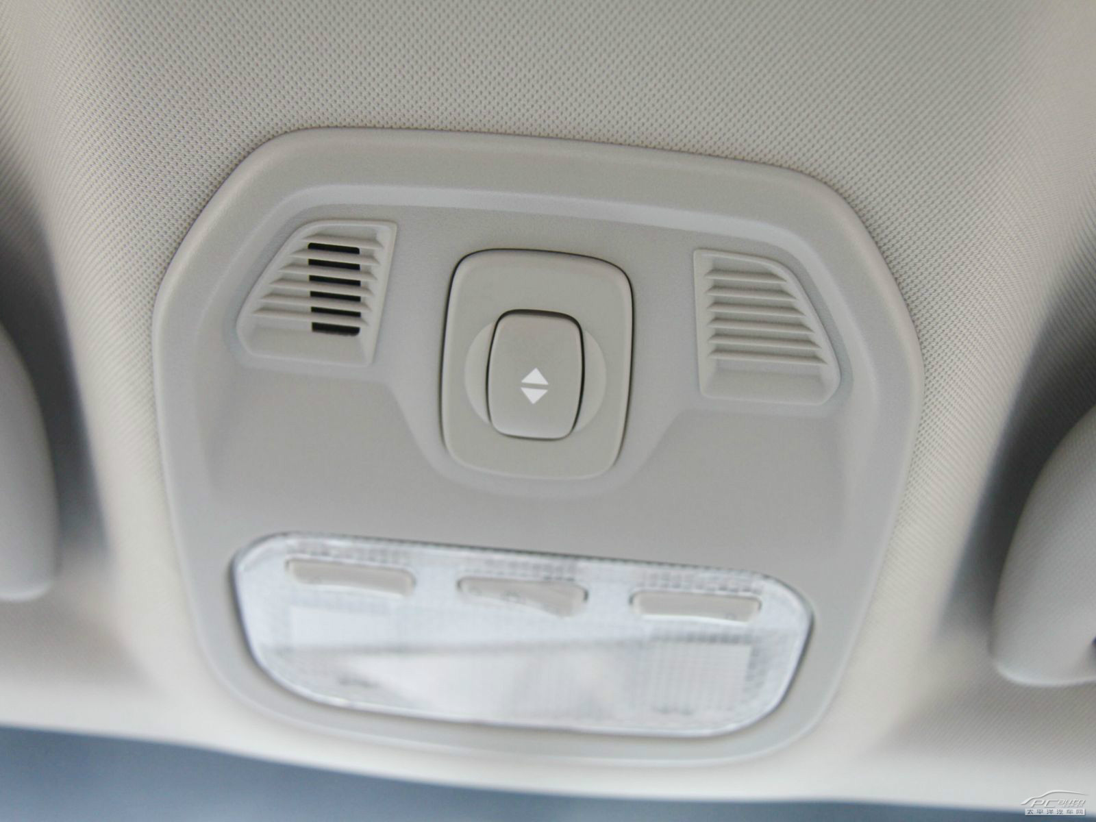 全新愛麗舍內(nèi)飾高清大圖