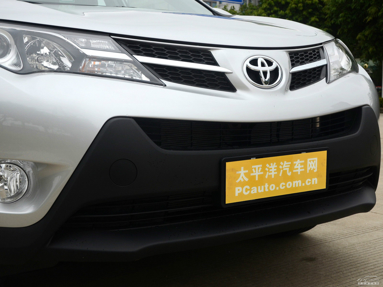 RAV4榮放外觀高清大圖