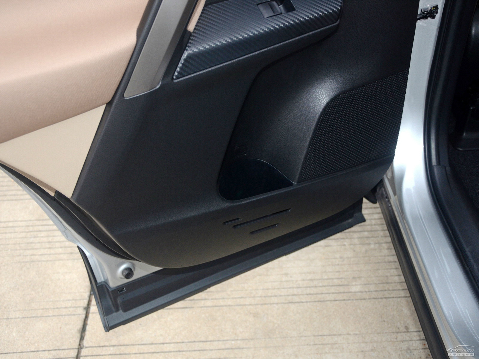 RAV4榮放空間高清大圖